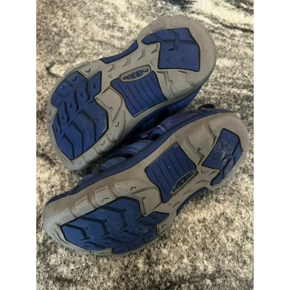 KEEN Seacamp II CNX Kids Size 10 Blue Sport Sandals Closed Toe Water Shoes